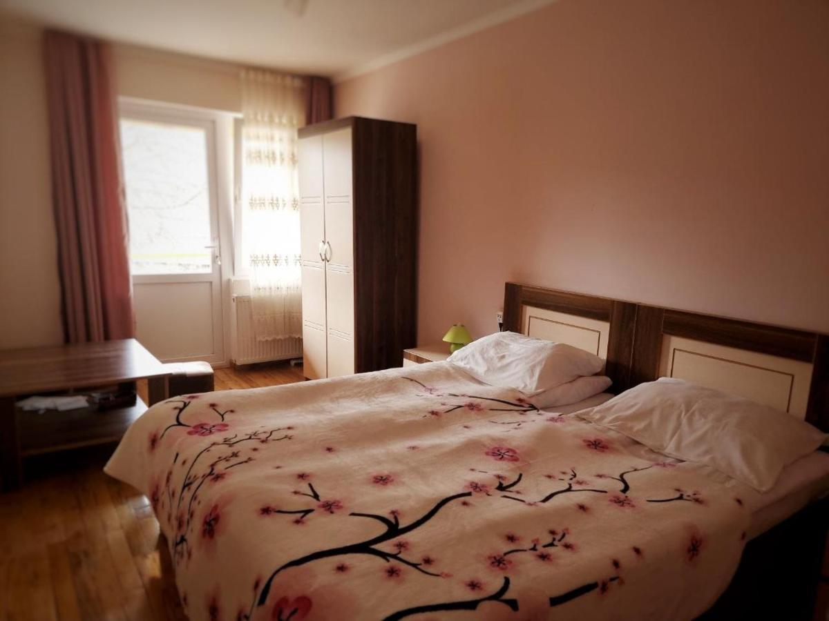 Girgola Bed & Breakfast Mestia Exterior photo