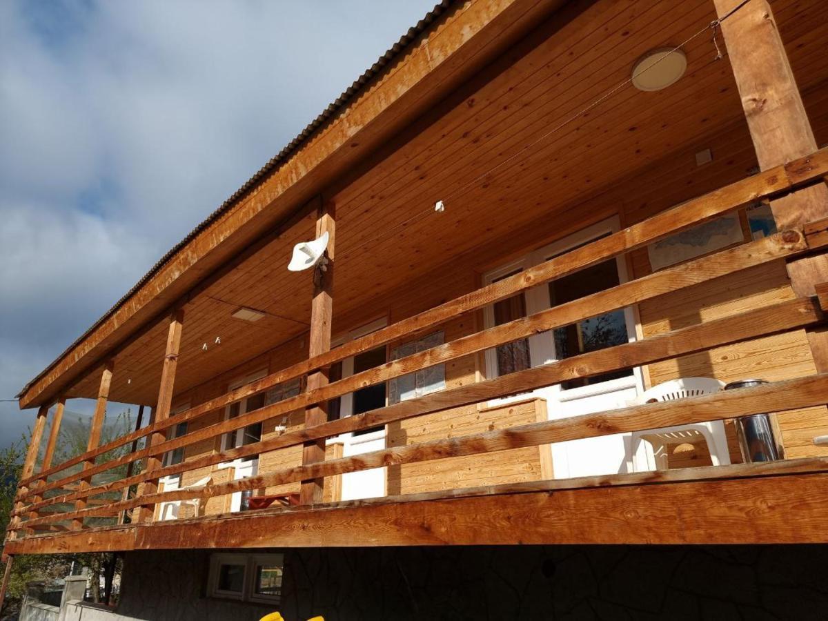 Girgola Bed & Breakfast Mestia Exterior photo