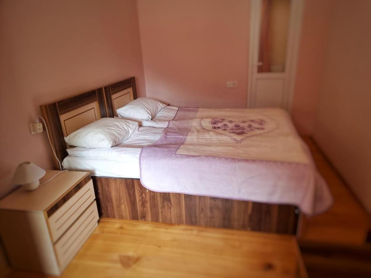 Girgola Bed & Breakfast Mestia Exterior photo