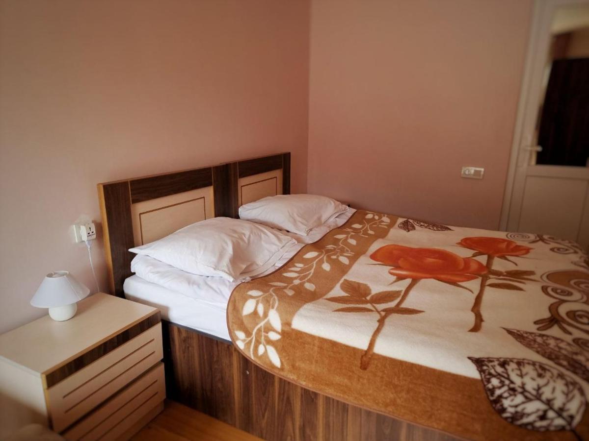 Girgola Bed & Breakfast Mestia Exterior photo