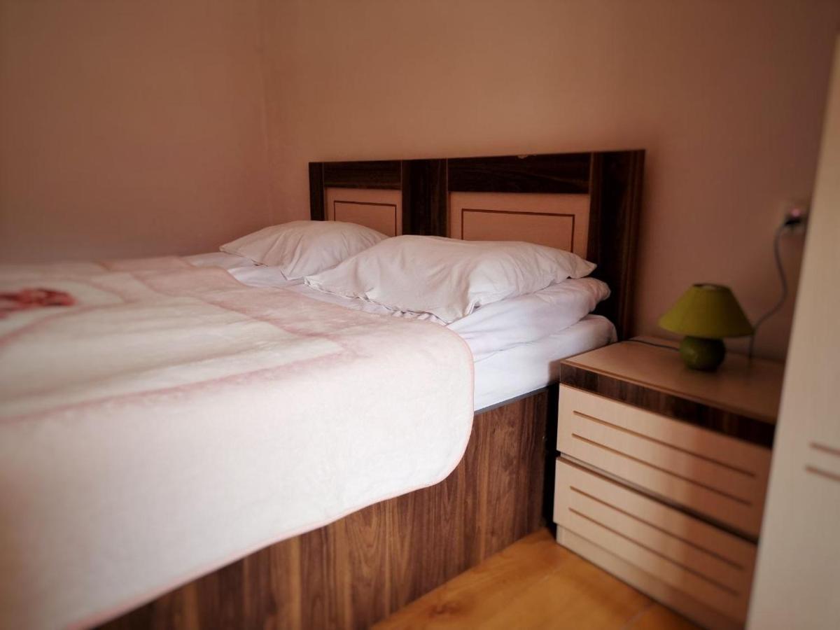 Girgola Bed & Breakfast Mestia Exterior photo