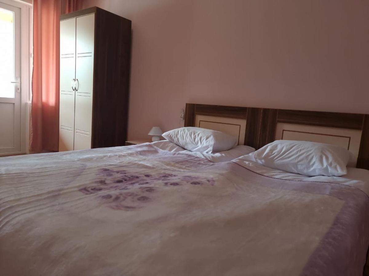 Girgola Bed & Breakfast Mestia Exterior photo