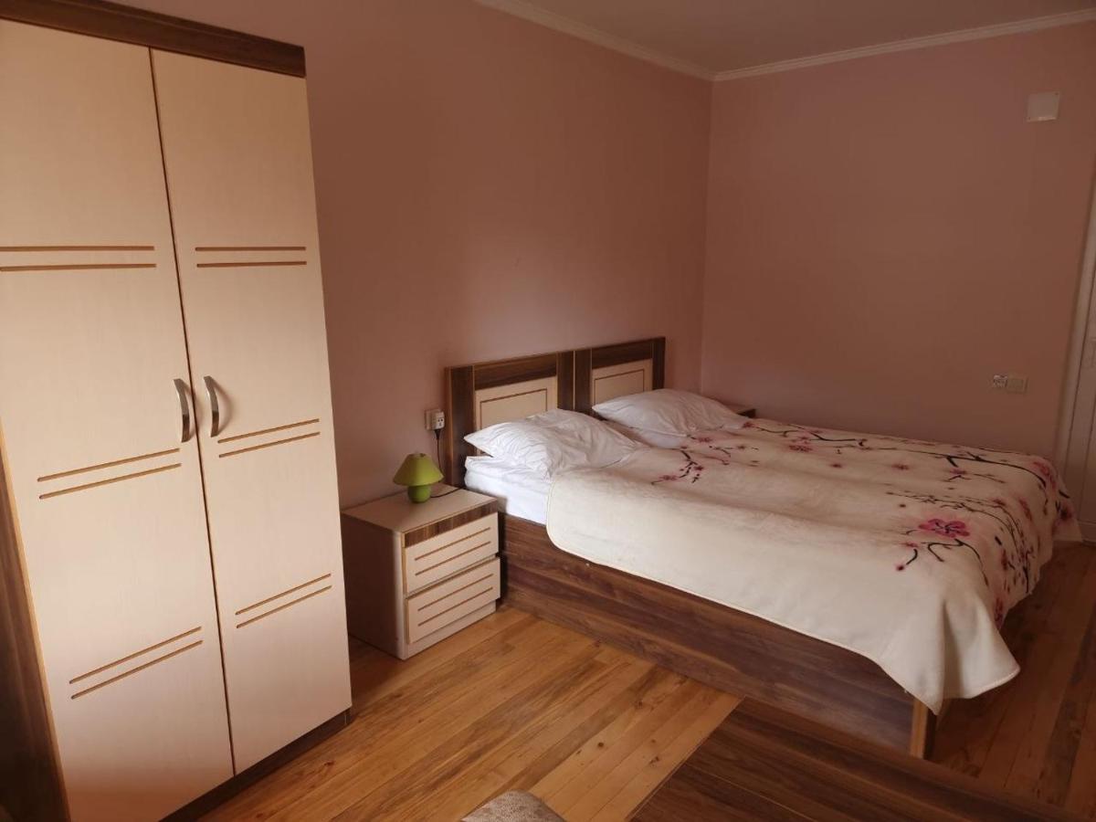 Girgola Bed & Breakfast Mestia Exterior photo
